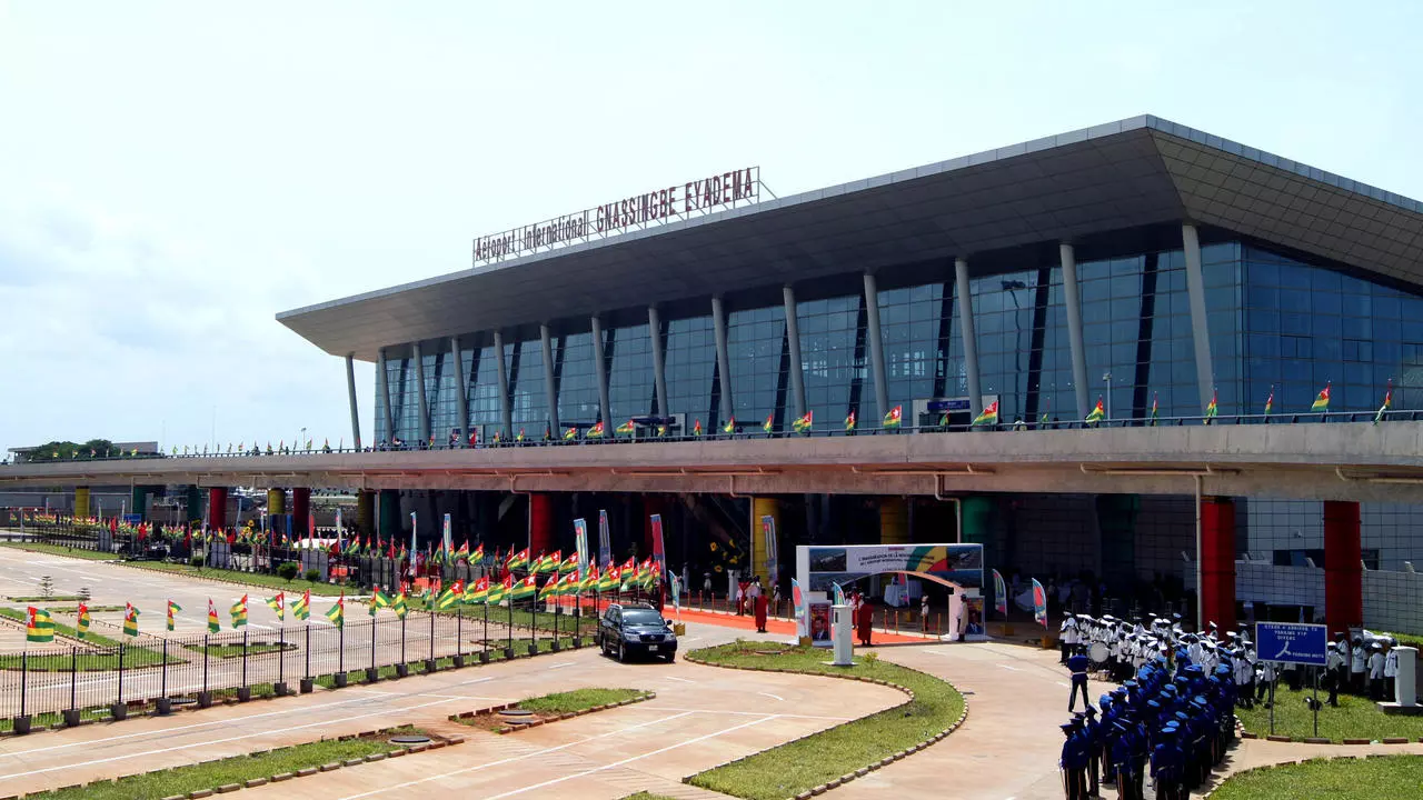 Communiqué du gouvernement  à l'arrivée et au départ à l'Aéroport Internation Gnassingbé Eyadéma.